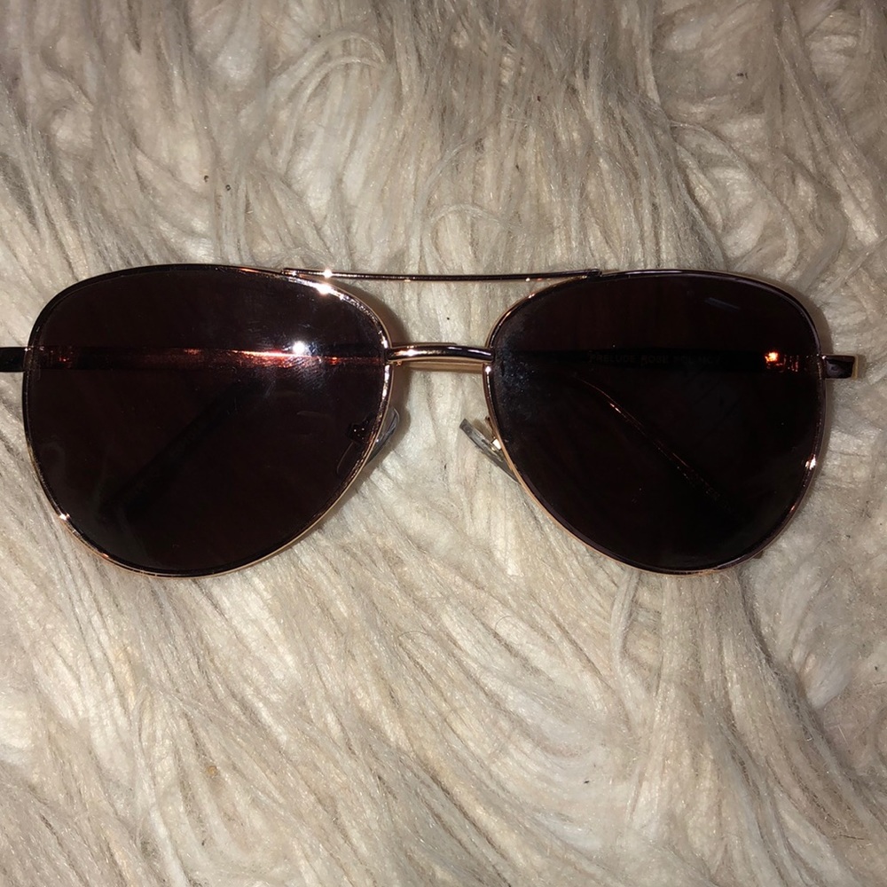 Woman’s Aviator Sunglasses